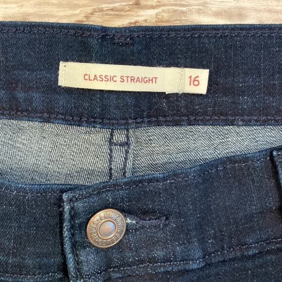 LEVI'S Super Chic Dark Wash Classic Straight Leg Jeans Size 16 - Picture 5 of 11